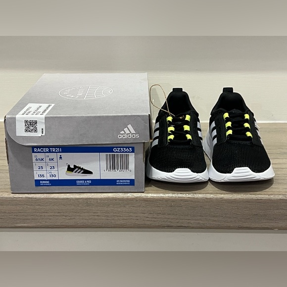 Brand new in box adidas running shoes. Toddler size 6.5 - Picture 1 of 2